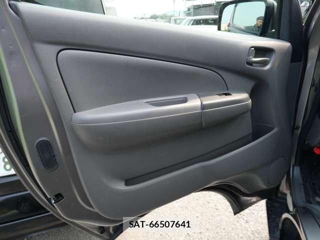 Nissan NV350 Caravan 2014-05 8316182-12