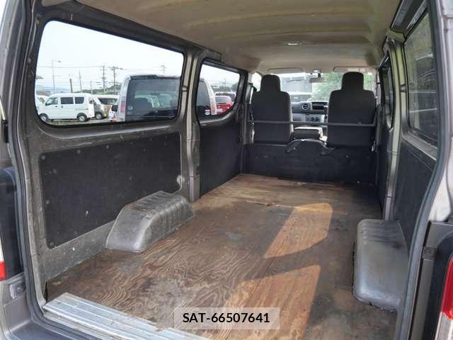 Nissan NV350 Caravan 2014-05 8316182-22