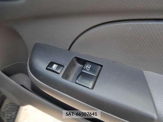 Nissan NV350 Caravan 2014-05 8316182-24