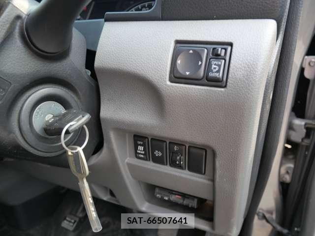 Nissan NV350 Caravan 2014-05 8316182-25