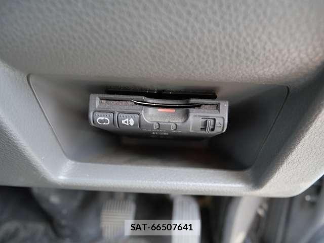 Nissan NV350 Caravan 2014-05 8316182-26