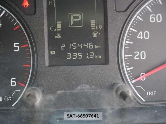 Nissan NV350 Caravan 2014-05 8316182-27