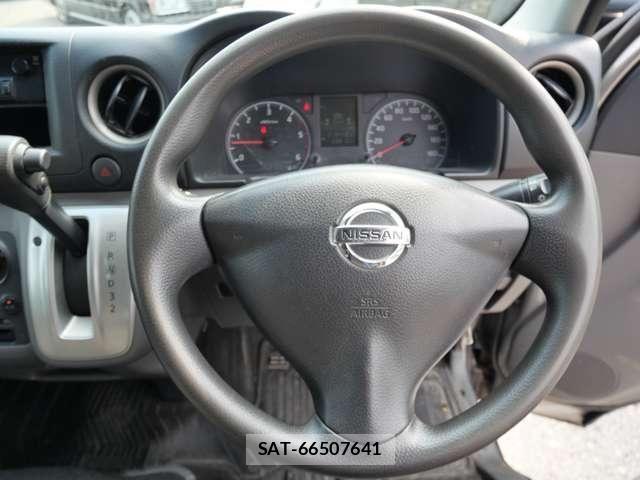 Nissan NV350 Caravan 2014-05 8316182-29