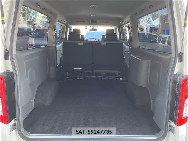 Nissan NV350 Caravan 2018-05 8316176-19