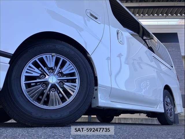 Nissan NV350 Caravan 2018-05 8316176-8