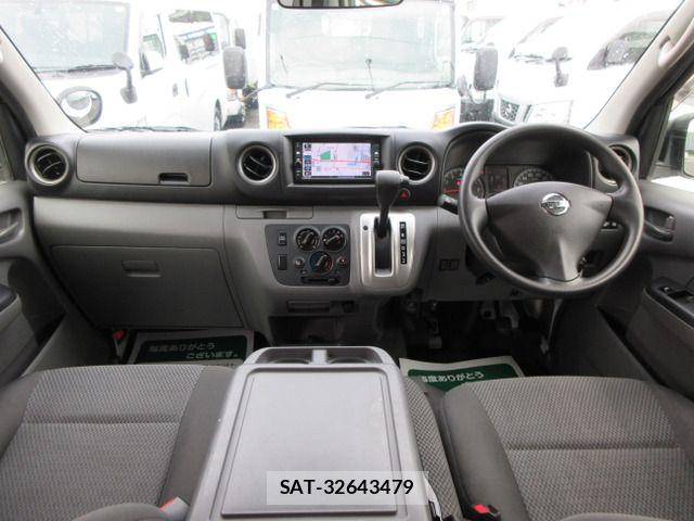 Nissan NV350 Caravan 2017-12 8316178-10