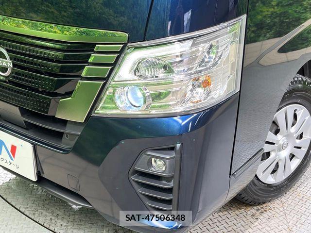 Nissan NV350 Caravan 2021-10 8316177-11