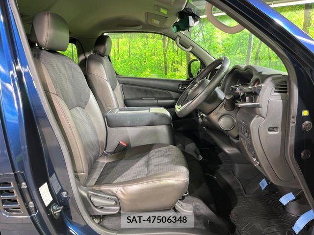 Nissan NV350 Caravan 2021-10 8316177-7