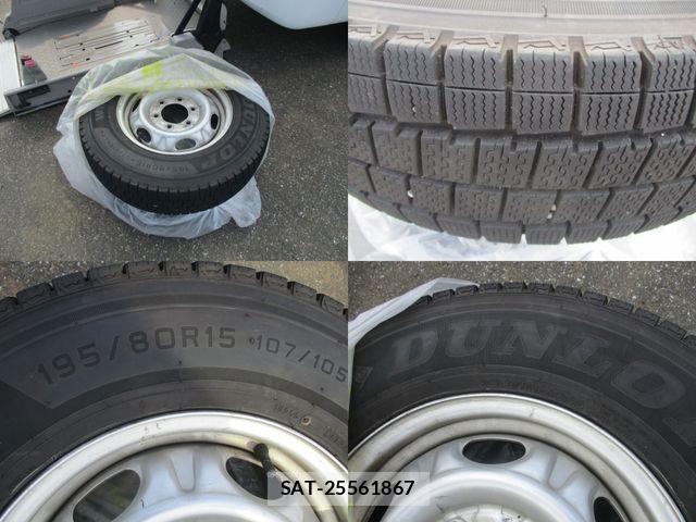 Nissan NV350 Caravan 2019-02 8337262-11
