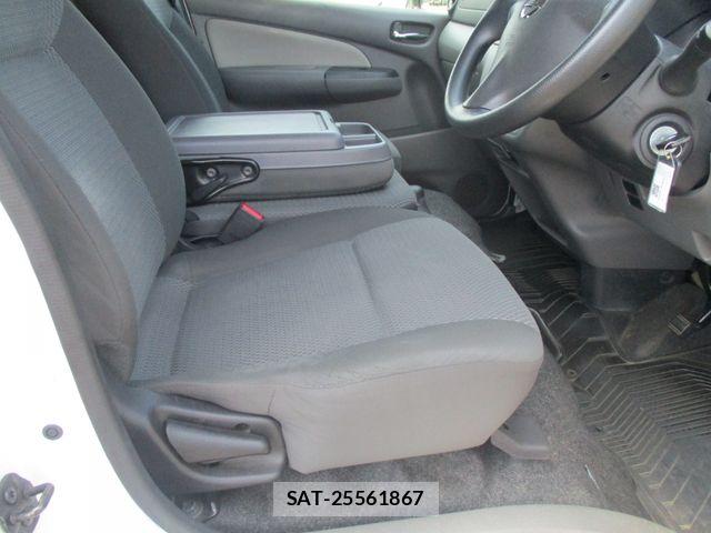 Nissan NV350 Caravan 2019-02 8337262-18