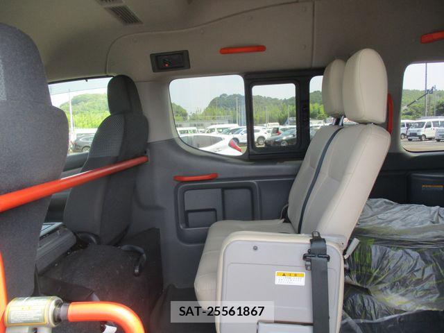 Nissan NV350 Caravan 2019-02 8337262-19