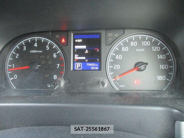 Nissan NV350 Caravan 2019-02 8337262-22