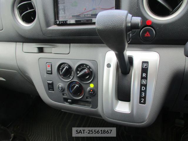 Nissan NV350 Caravan 2019-02 8337262-25