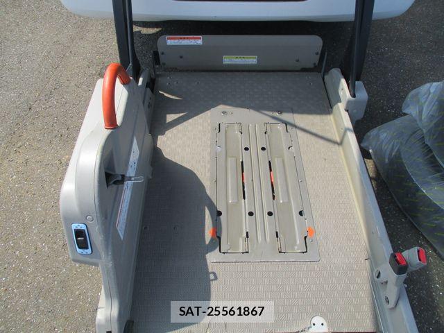 Nissan NV350 Caravan 2019-02 8337262-7