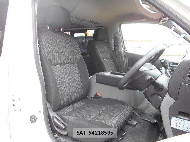 Nissan NV350 Caravan 2020-02 8337251-9