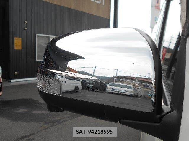 Nissan NV350 Caravan 2020-02 8337251-29