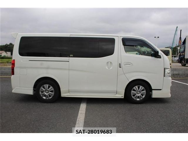 Nissan NV350 Caravan 2016-12 8337264-16