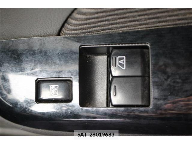 Nissan NV350 Caravan 2016-12 8337264-5