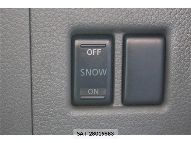 Nissan NV350 Caravan 2016-12 8337264-6