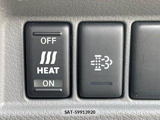 Nissan NV350 Caravan 2016-09 8337261-6