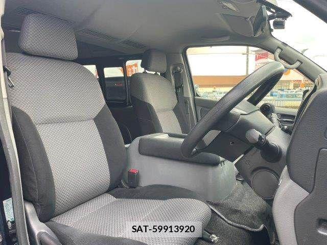 Nissan NV350 Caravan 2016-09 8337261-7