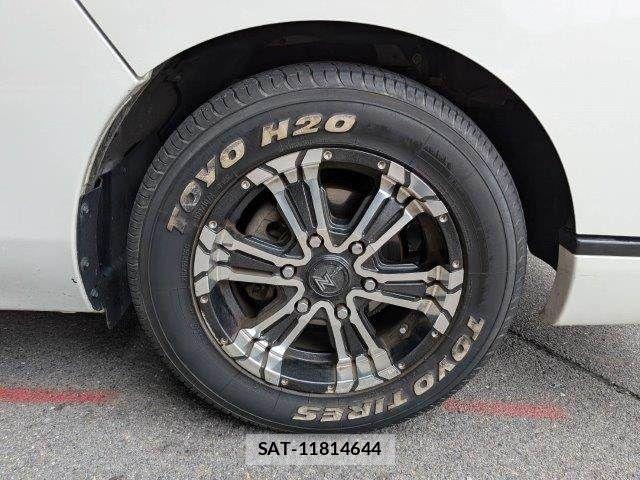 Nissan NV350 Caravan 2017-09 8337260-13