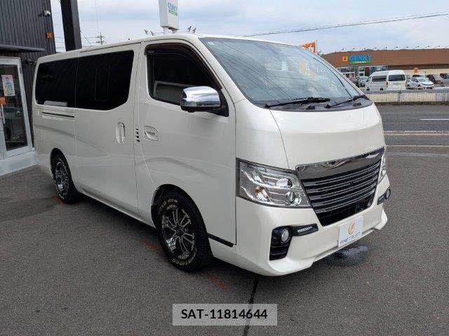 Nissan NV350 Caravan 2017-09 8337260-15