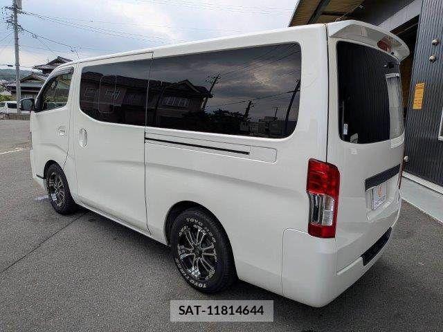 Nissan NV350 Caravan 2017-09 8337260-19
