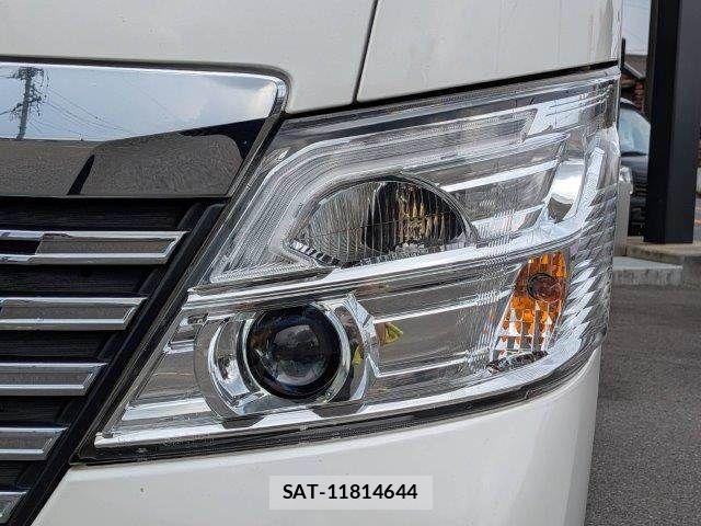 Nissan NV350 Caravan 2017-09 8337260-21
