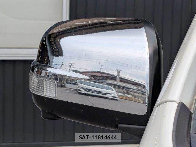 Nissan NV350 Caravan 2017-09 8337260-26