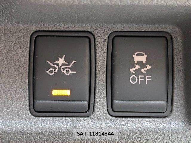 Nissan NV350 Caravan 2017-09 8337260-6