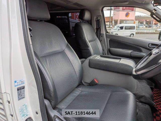 Nissan NV350 Caravan 2017-09 8337260-7