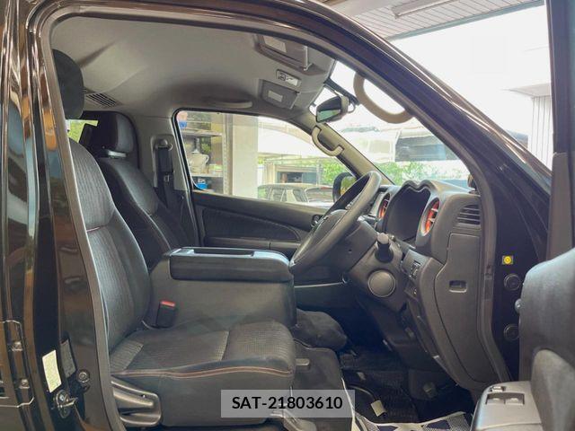 Nissan NV350 Caravan 2021-09 8337250-7