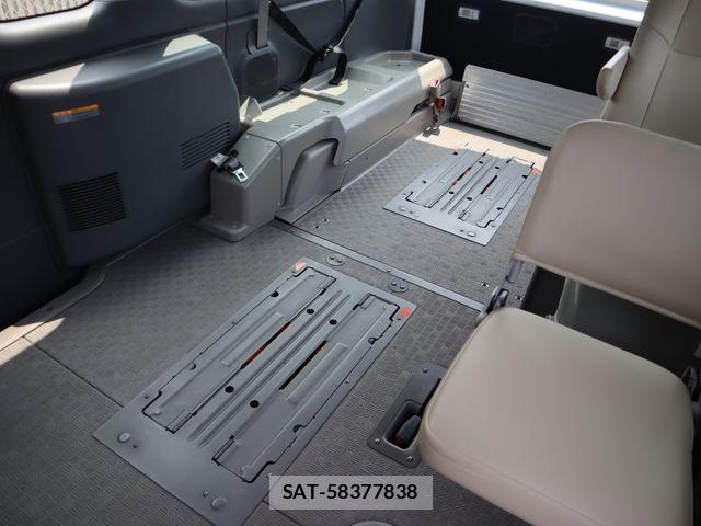 Nissan NV350 Caravan 2020-10 8337252-11