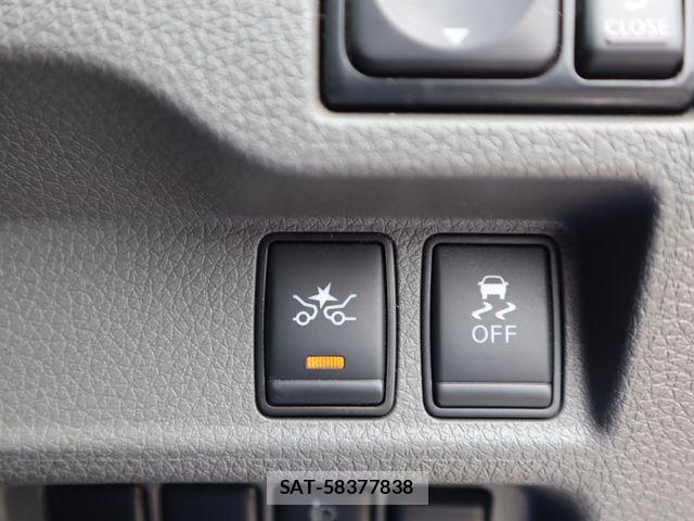 Nissan NV350 Caravan 2020-10 8337252-16