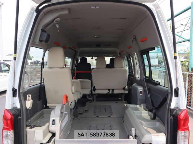 Nissan NV350 Caravan 2020-10 8337252-21