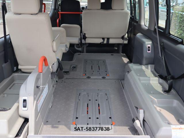 Nissan NV350 Caravan 2020-10 8337252-22