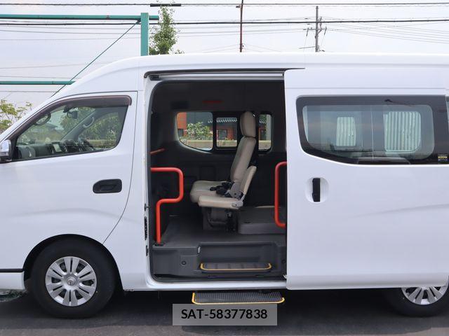 Nissan NV350 Caravan 2020-10 8337252-24