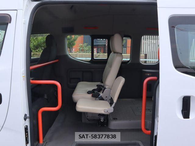 Nissan NV350 Caravan 2020-10 8337252-26