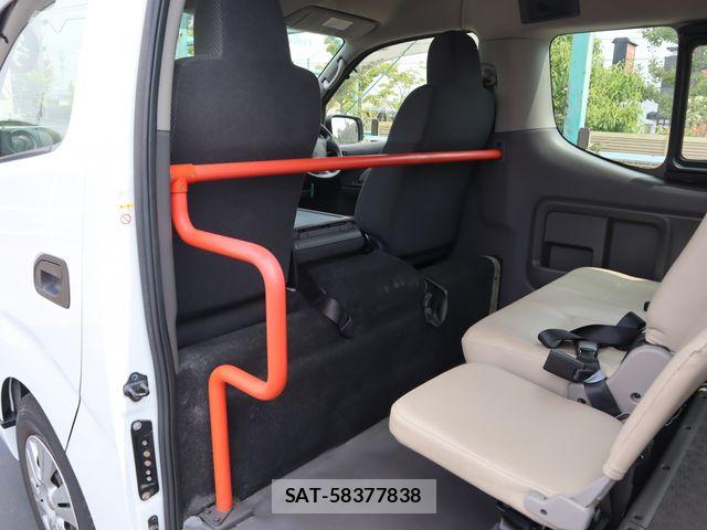 Nissan NV350 Caravan 2020-10 8337252-27