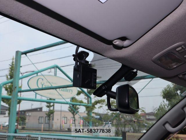 Nissan NV350 Caravan 2020-10 8337252-29
