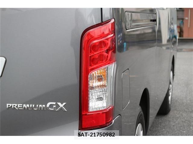Nissan NV350 Caravan 2021-06 8337255-12