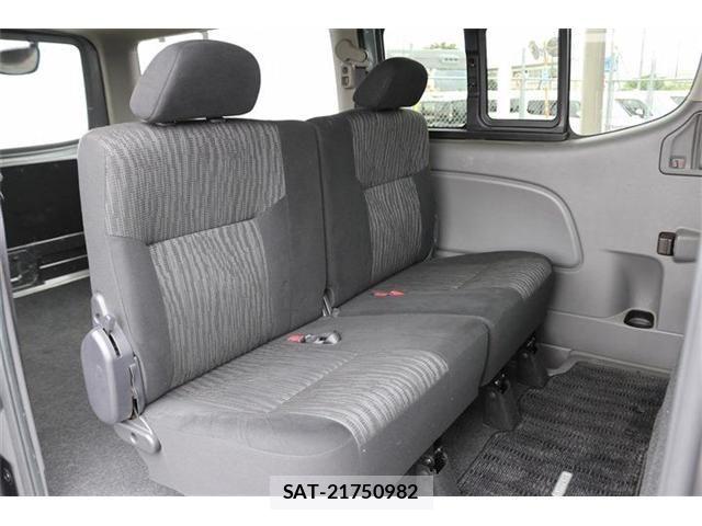 Nissan NV350 Caravan 2021-06 8337255-15