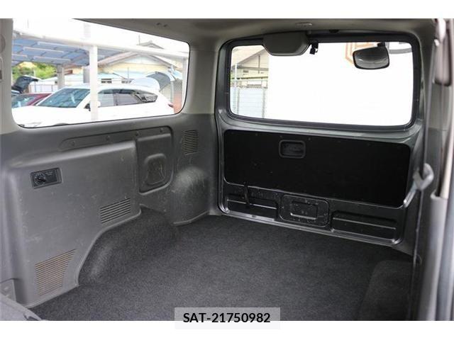Nissan NV350 Caravan 2021-06 8337255-16
