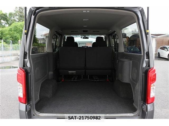 Nissan NV350 Caravan 2021-06 8337255-19