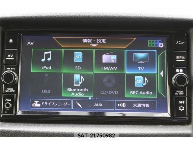Nissan NV350 Caravan 2021-06 8337255-5