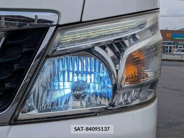 Nissan NV350 Caravan 2015-09 8337263-10