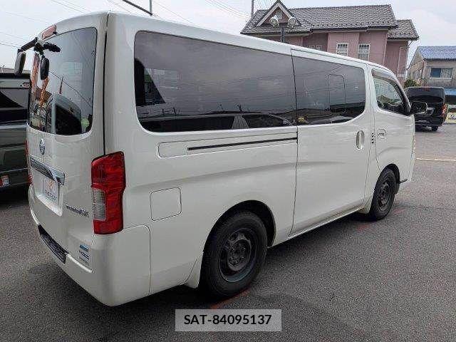 Nissan NV350 Caravan 2015-09 8337263-16