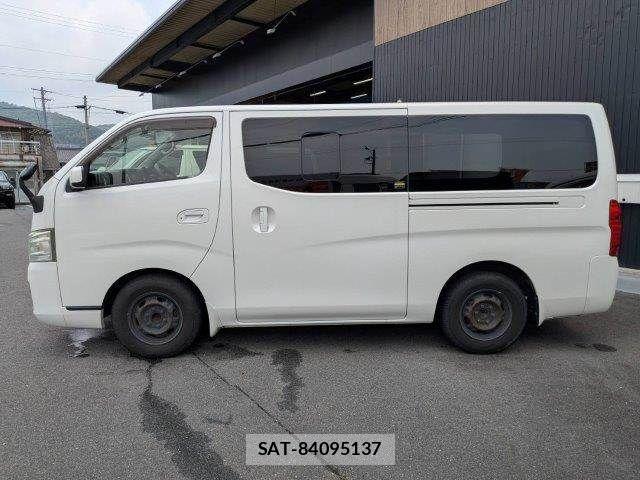 Nissan NV350 Caravan 2015-09 8337263-19