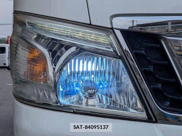 Nissan NV350 Caravan 2015-09 8337263-29